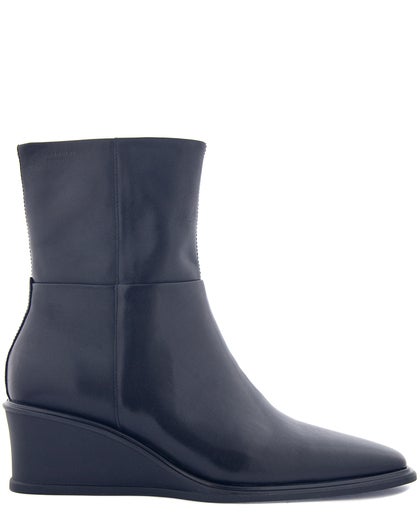Vagabond  Shoemakers Aino